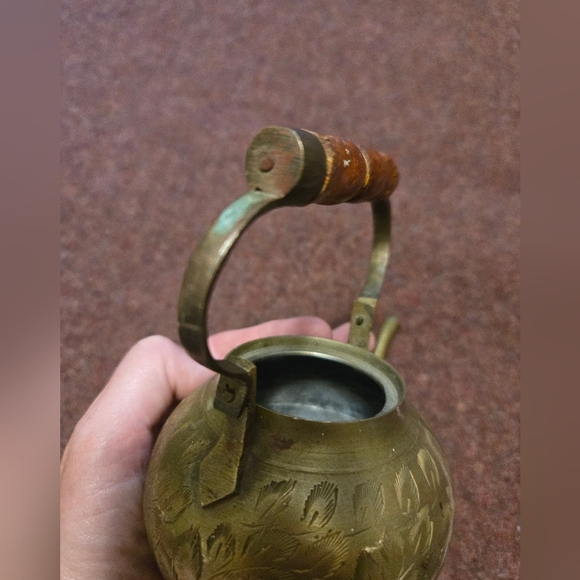 Etched Small Brass Vintage Kettle - Picture 3 of 8